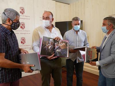 Imagen Roberto Hernández muestra el resultado de su beca de fotografía